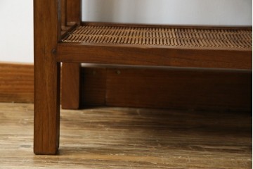 中古　希少な絶版品!　美品　アジアン家具　ヒッカドゥワ(HIKKA DUWA)　チーク材　シンプルな縦型飾り棚　(R-058369)