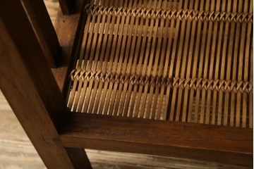 中古　希少な絶版品!　美品　アジアン家具　ヒッカドゥワ(HIKKA DUWA)　チーク材　シンプルな縦型飾り棚　(R-058369)