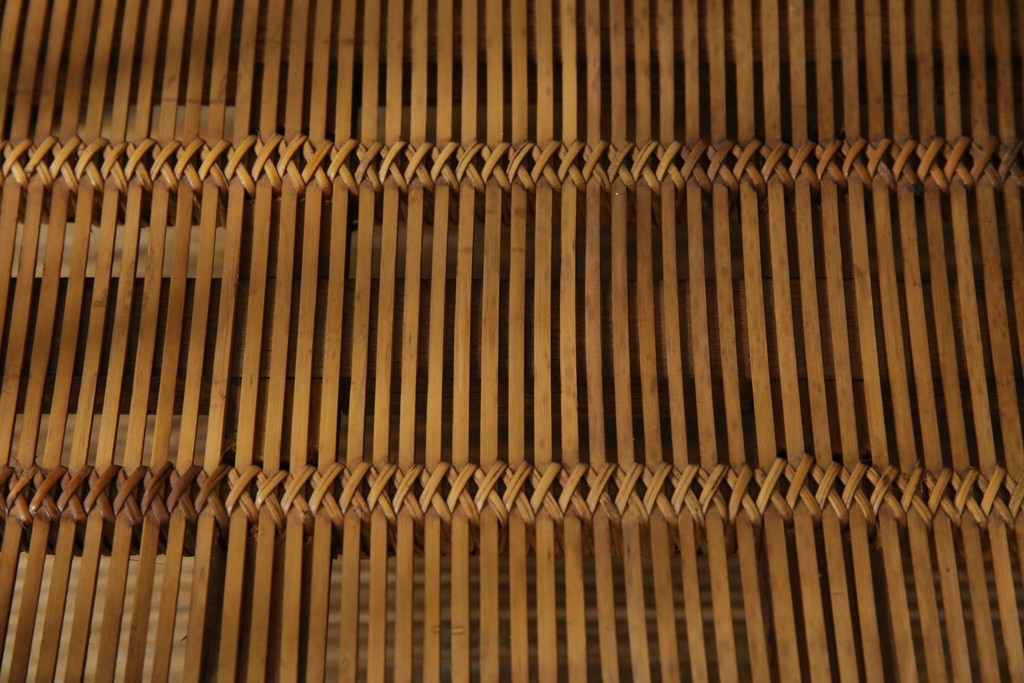 中古　希少な絶版品!　美品　アジアン家具　ヒッカドゥワ(HIKKA DUWA)　チーク材　シンプルな縦型飾り棚　(R-058369)