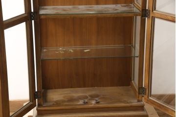 中古　美品　DREXEL HERITAGE(ドレクセルヘリテイジ)　品のある佇まいが魅力的なキュリオケース(定価約62万円)(飾り棚、ガラスケース、ショーケース、キャビネット、陳列棚)(R-058371)