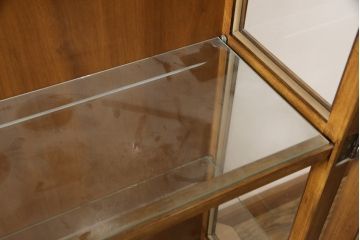 中古　美品　DREXEL HERITAGE(ドレクセルヘリテイジ)　品のある佇まいが魅力的なキュリオケース(定価約62万円)(飾り棚、ガラスケース、ショーケース、キャビネット、陳列棚)(R-058371)