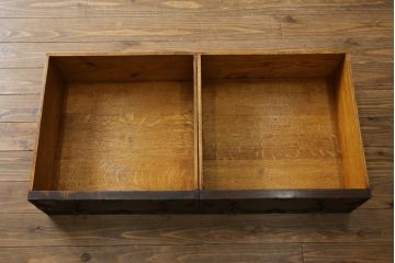 イギリスアンティーク　オーク材　クラシカルで品のある佇まいが美しいサイドボード(キャビネット、収納棚、戸棚)(R-058373)