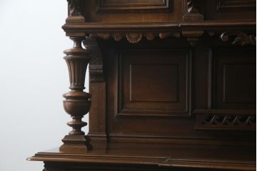特大最高級!　イギリスアンティーク　マホガニー材　彫刻の素晴らしい二段重ねパーラーキャビネット(食器棚、戸棚、収納棚、カップボード)(R-058375)