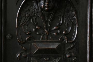 特大最高級!　イギリスアンティーク　オーク材　彫刻の素晴らしいパーラーキャビネット(食器棚、戸棚、収納棚、カップボード)(R-058376)