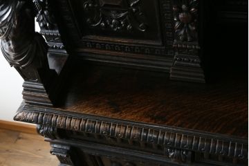 特大最高級!　イギリスアンティーク　オーク材　彫刻の素晴らしいパーラーキャビネット(食器棚、戸棚、収納棚、カップボード)(R-058376)