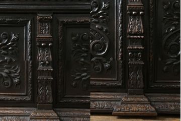特大最高級!　イギリスアンティーク　オーク材　彫刻の素晴らしいパーラーキャビネット(食器棚、戸棚、収納棚、カップボード)(R-058376)