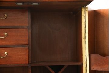 ビンテージ家具　アンティーク調　李朝デザイン　雅やかな佇まいが魅力的な収納棚(キャビネット、箪笥、戸棚、ヴィンテージ)(R-058381)