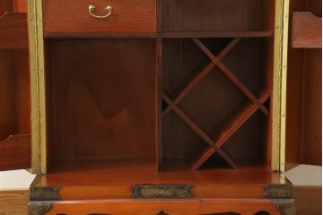 ビンテージ家具　アンティーク調　李朝デザイン　雅やかな佇まいが魅力的な収納棚(キャビネット、箪笥、戸棚、ヴィンテージ)(R-058381)