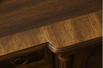 中古　美品　マホガニー材　DREXEL HERITAGE(ドレクセルヘリテイジ)　重厚感あるつくりが魅力的なサイドボード(チェスト、カウンター、リビングボード)(R-058386)