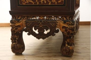アンティーク家具　中国　金箔を使った装飾彫刻が目を惹くベンチソファ(ラウンジチェア、板座チェア)(R-058394)