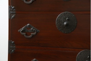 和製アンティーク　前面栗材　漆のきれいな桜丸金具の米沢箪笥　(R-058400)