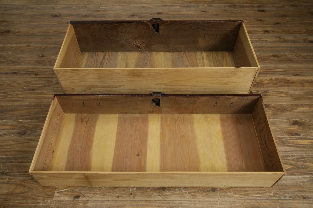 和製アンティーク　前面栗材　漆のきれいな桜丸金具の米沢箪笥　(R-058400)