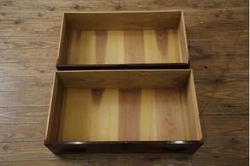 和製アンティーク　前面栗材　漆のきれいな桜丸金具の米沢箪笥　(R-058400)