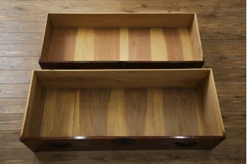 和製アンティーク　前面栗材　漆のきれいな桜丸金具の米沢箪笥　(R-058400)