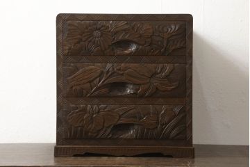 中古　美品　伝統工芸　日光彫り　大胆にあしらわれた花の図柄が魅力的な小引き出し(小物収納・卓上収納)(R-058401)