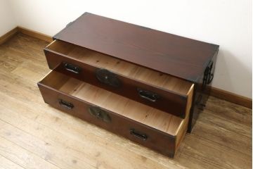 和製アンティーク　美品!　激レア　まるまるとした兎(うさぎ)をかたどった金具が珍しい東北衣装箪笥・上段(時代箪笥、和タンス、収納たんす、引き出し)(R-058407)