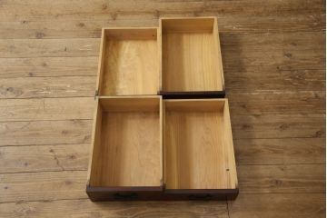 和製アンティーク　美品!　激レア　まるまるとした兎(うさぎ)をかたどった金具が珍しい東北衣装箪笥・下段(時代箪笥、和タンス、収納たんす、引き出し)(R-058408)
