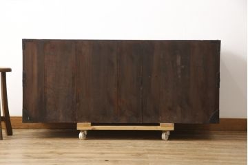 和製アンティーク　美品!　激レア　まるまるとした兎(うさぎ)をかたどった金具が珍しい東北衣装箪笥・下段(時代箪笥、和タンス、収納たんす、引き出し)(R-058408)