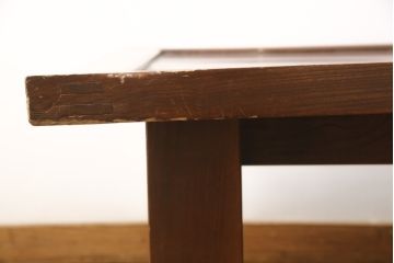 和製アンティーク　蔵戸リメイク　天板総欅(ケヤキ)材　一枚板の蔵戸を大胆に活用した個性的な座卓(ローテーブル、センターテーブル、リビングテーブル)(R-058409)
