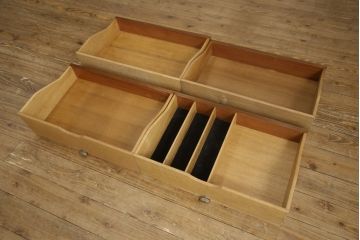 中古　美品　DREXEL HERITAGE(ドレクセルヘリテイジ)　Triune(トライユン)　優雅な佇まいが魅力のクリデンザキャビネット(クレデンザ、サイドボード、リビングボード)(定価約66万円)(R-058413)