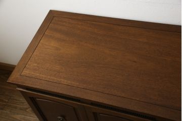中古　美品　DREXEL HERITAGE(ドレクセルヘリテイジ)　Triune(トライユン)　優雅な佇まいが魅力のクリデンザキャビネット(クレデンザ、サイドボード、リビングボード)(定価約66万円)(R-058413)