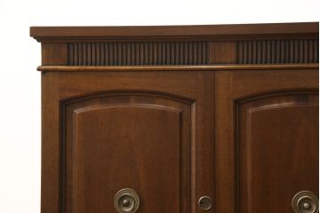 中古　美品　DREXEL HERITAGE(ドレクセルヘリテイジ)　Triune(トライユン)　優雅な佇まいが魅力のクリデンザキャビネット(クレデンザ、サイドボード、リビングボード)(定価約66万円)(R-058413)