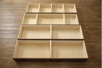中古　美品　インテリアえぞ(EZO)製　えぞ民芸　引き出し11杯　品のある佇まいが美しいワイドチェスト(サイドボード、引き出し)(R-058415)