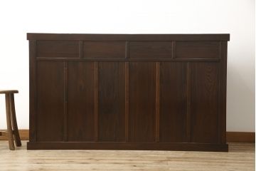 中古　美品　総欅(ケヤキ)材　和モダンな雰囲気を醸し出す二段重ね水屋箪笥・下段(キャビネット、サイドボード、食器棚、戸棚、収納棚)(R-058421)