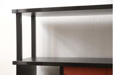 中古　展示品　讃岐塗り　漆塗り　赤と黒のコントラストが空間に凛とした印象をもたらすサイドボード(定価約70万円)(茶棚、茶箪笥、収納棚、戸棚、キャビネット)(R-058423)