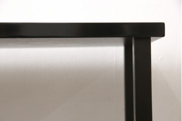 中古　展示品　讃岐塗り　漆塗り　赤と黒のコントラストが空間に凛とした印象をもたらすサイドボード(定価約70万円)(茶棚、茶箪笥、収納棚、戸棚、キャビネット)(R-058423)