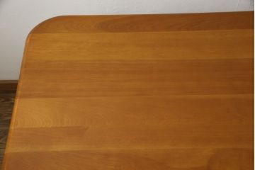 中古　美品　横浜クラシック家具　ダニエル(Daniel)　エトランゼ(Etranger)　E-301　エトランジェテーブル　シンプルなデザインで飽きのこないダイニングテーブル(6人掛け、8人掛け、食卓)(定価約32万円)(R-058424)