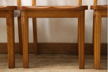 中古　美品　横浜クラシック家具　ダニエル(Daniel)　エトランゼ(Etranger)　E-501　エトランジェサイドチェア　背板の凝ったデザインが魅力のダイニングチェア4脚セット(板座チェア、椅子、イス)(4脚で定価約70万円)(R-058425)