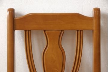 中古　美品　横浜クラシック家具　ダニエル(Daniel)　エトランゼ(Etranger)　E-501　エトランジェサイドチェア　背板の凝ったデザインが魅力のダイニングチェア2脚セット(板座チェア、椅子、イス)(2脚で定価約35万円)(R-058426)