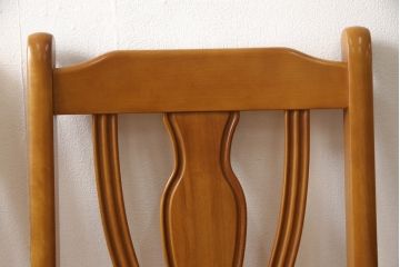 中古　美品　横浜クラシック家具　ダニエル(Daniel)　エトランゼ(Etranger)　E-501　エトランジェサイドチェア　背板の凝ったデザインが魅力のダイニングチェア2脚セット(板座チェア、椅子、イス)(2脚で定価約35万円)(R-058427)