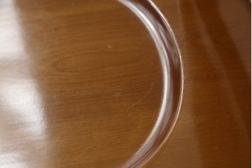 中古　美品　横浜クラシック家具　ダニエル(Daniel)　エトランゼ(Etranger)　E-501　エトランジェサイドチェア　背板の凝ったデザインが魅力のダイニングチェア2脚セット(板座チェア、椅子、イス)(2脚で定価約35万円)(R-058427)