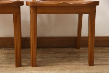 中古　美品　横浜クラシック家具　ダニエル(Daniel)　エトランゼ(Etranger)　E-501　エトランジェサイドチェア　背板の凝ったデザインが魅力のダイニングチェア2脚セット(板座チェア、椅子、イス)(2脚で定価約35万円)(R-058427)