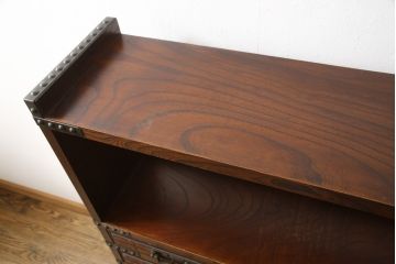 和製ビンテージ　希少な絶版品!　民芸城山　日本の伝統美を感じられる、金具が立派なサイドボード(茶棚、茶箪笥、収納棚、飾り棚、ヴィンテージ)(R-058438)