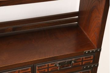 和製ビンテージ　希少な絶版品!　民芸城山　日本の伝統美を感じられる、金具が立派なサイドボード(茶棚、茶箪笥、収納棚、飾り棚、ヴィンテージ)(R-058438)