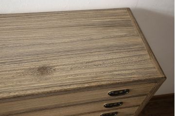 中古　美品　厚手桐材　国産　職人手造り品　峯生作金具　気品ある佇まいが魅力の総桐小抽箪笥(大丸、総桐箪笥、総桐たんす、小箪笥、引き出し、着物箪笥、和タンス)(R-058439)