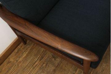 中古　美品　デンマーク　グレーテ・ヤルク(Grete Jalk)デザイン　P.J社製　ローズウッドの滑らかな曲線が美しい2人掛けソファ(二人掛け、2Pソファ)(R-058441)