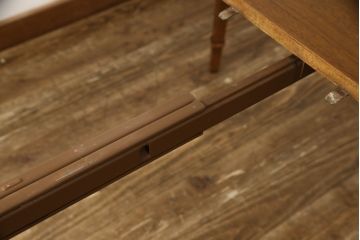 中古　美品　DREXEL HERITAGE(ドレクセルヘリテイジ)　Triune(トライユン)　品のある佇まいがすてきなダイニングテーブル(エクステンションテーブル、4人掛け、6人掛け)(R-058445)