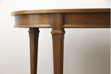 中古　美品　DREXEL HERITAGE(ドレクセルヘリテイジ)　Triune(トライユン)　品のある佇まいがすてきなダイニングテーブル(エクステンションテーブル、4人掛け、6人掛け)(R-058445)