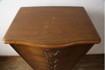 中古　DREXEL HERITAGE(ドレクセルヘリテイジ)　Touraine(ツーレイン)シリーズ　上品な佇まいのランジェリーチェスト(引き出し、サイドチェスト)(R-058446)