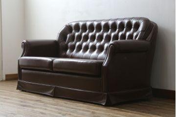 中古　美品　三越百貨店　本革(レザー)　クラシカルで高級感ある佇まいが魅力的な2人掛けソファ(定価推定50万円)(二人掛け、2P)(R-058449)