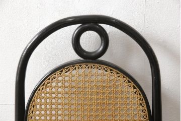 中古　美品　トーネット(Thonet)　No.17　特徴的な曲線デザインが目を引くベントウッドアームチェア(定価約16万円)(ベントウッドチェア、ハイバックチェア、椅子、イス)(R-058450)