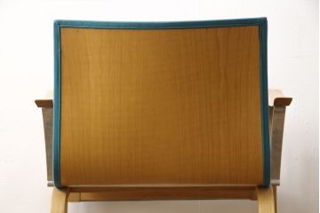 中古　イタリア　ジジ・サバディン(Gigi Sabadin)　スタイリッシュなデザインが素敵なアームチェア(定価約8万円)(椅子、イス)(R-058452)