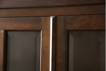 中古　美品　松本民芸家具　シックな空間づくりが叶うG-2型面取り食器棚(定価約49万円)(収納棚、戸棚、本棚、カップボード、キャビネット)(R-058456)