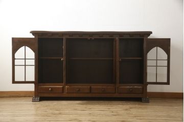 中古　美品　国会議事堂納品の高級家具メーカー　徳田家具　花の彫刻がかわいらしいサイドボード(収納棚、戸棚、キャビネット、リビングボード)(R-058458)