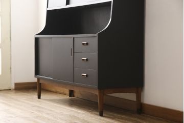 ペイント家具　デンマークヴィンテージ　チーク材　北欧家具らしいスタイリッシュさが魅力のサイドボード(収納棚、戸棚、サイドキャビネット、ビンテージ)(R-058459)