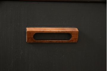 ペイント家具　デンマークヴィンテージ　チーク材　北欧家具らしいスタイリッシュさが魅力のサイドボード(収納棚、戸棚、サイドキャビネット、ビンテージ)(R-058459)